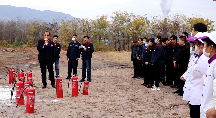 開展消防實戰(zhàn)演練          提升全員應急救援能力