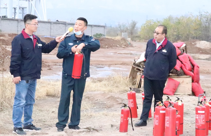 開展消防實戰(zhàn)演練          提升全員應急救援能力